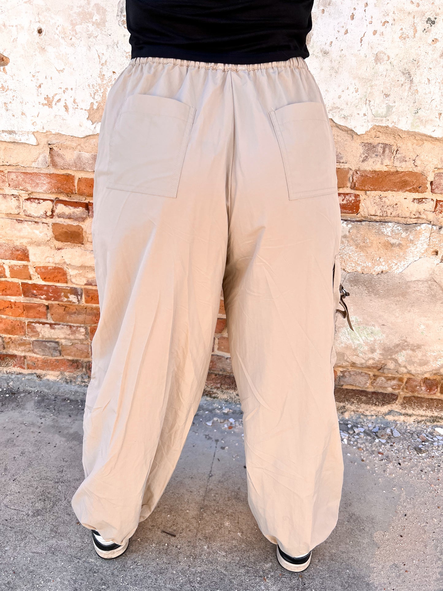 Lara Balloon Cargo Pants with Pockets-Cargo Pants-Kori America-06/19/24,1st md,Bin d2,bottoms,Created - 01/15/24,FD JAN 24,Max Retail-The Twisted Chandelier