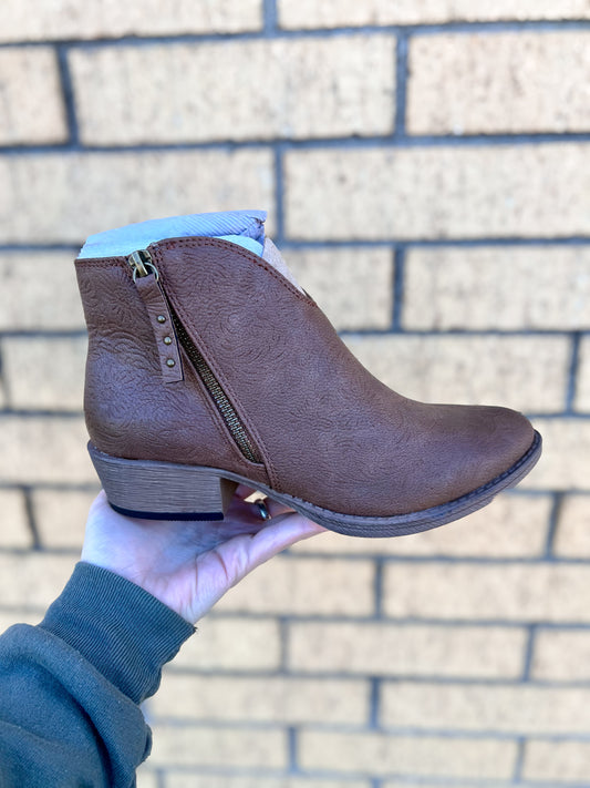 Divine Tooled Leather Boots - Brown - Very G-Shoes-GYPSY JAZZ/VERY G/WOLF BRANDS-05/19/24,1st md,Max Retail,VGLB0338,western & concert-The Twisted Chandelier