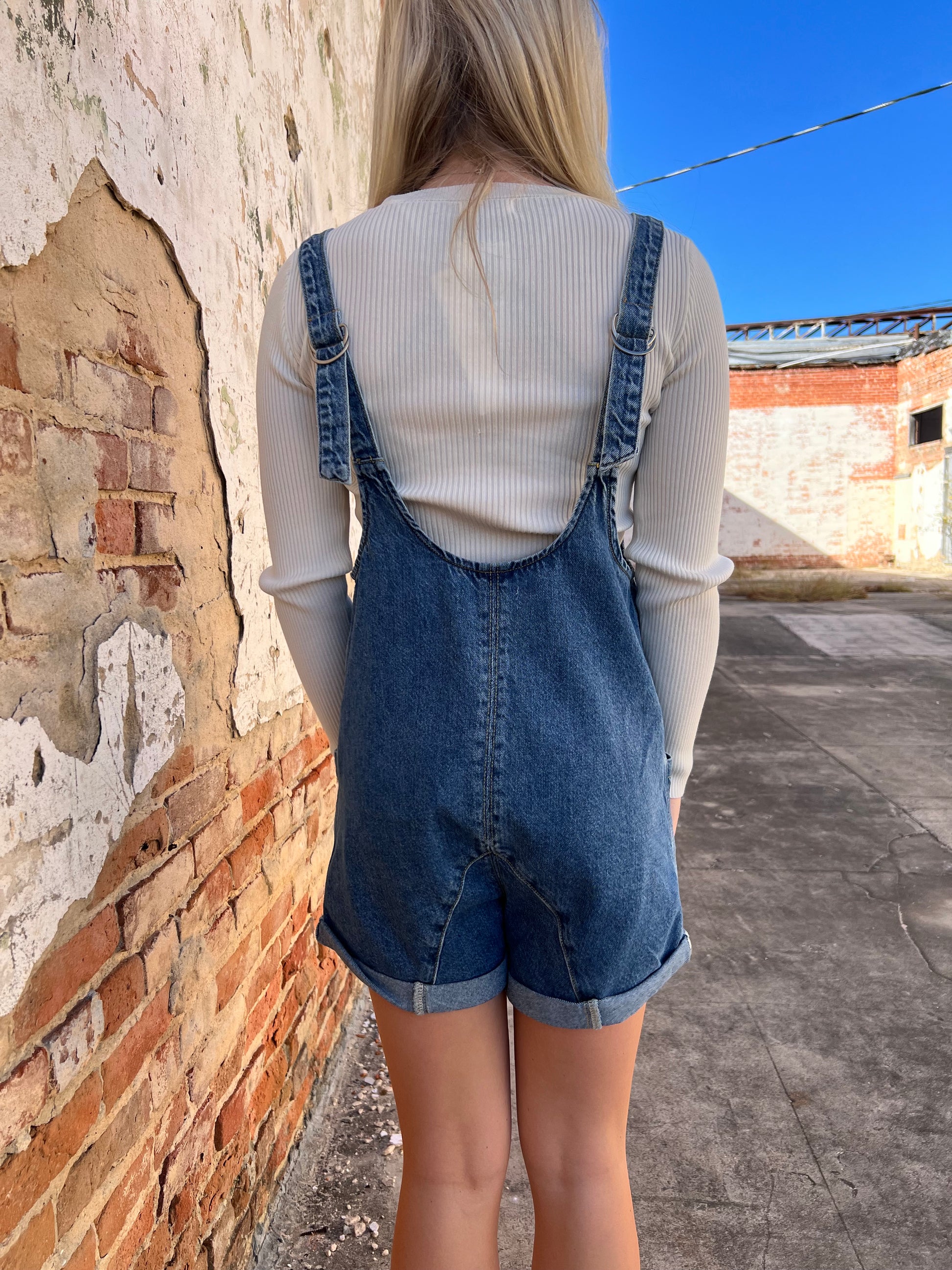 Lexie Denim Sleeveless Romper-Romper-ee:some-05/11/25,1st md,Bin d2,BK11619,DJR-The Twisted Chandelier