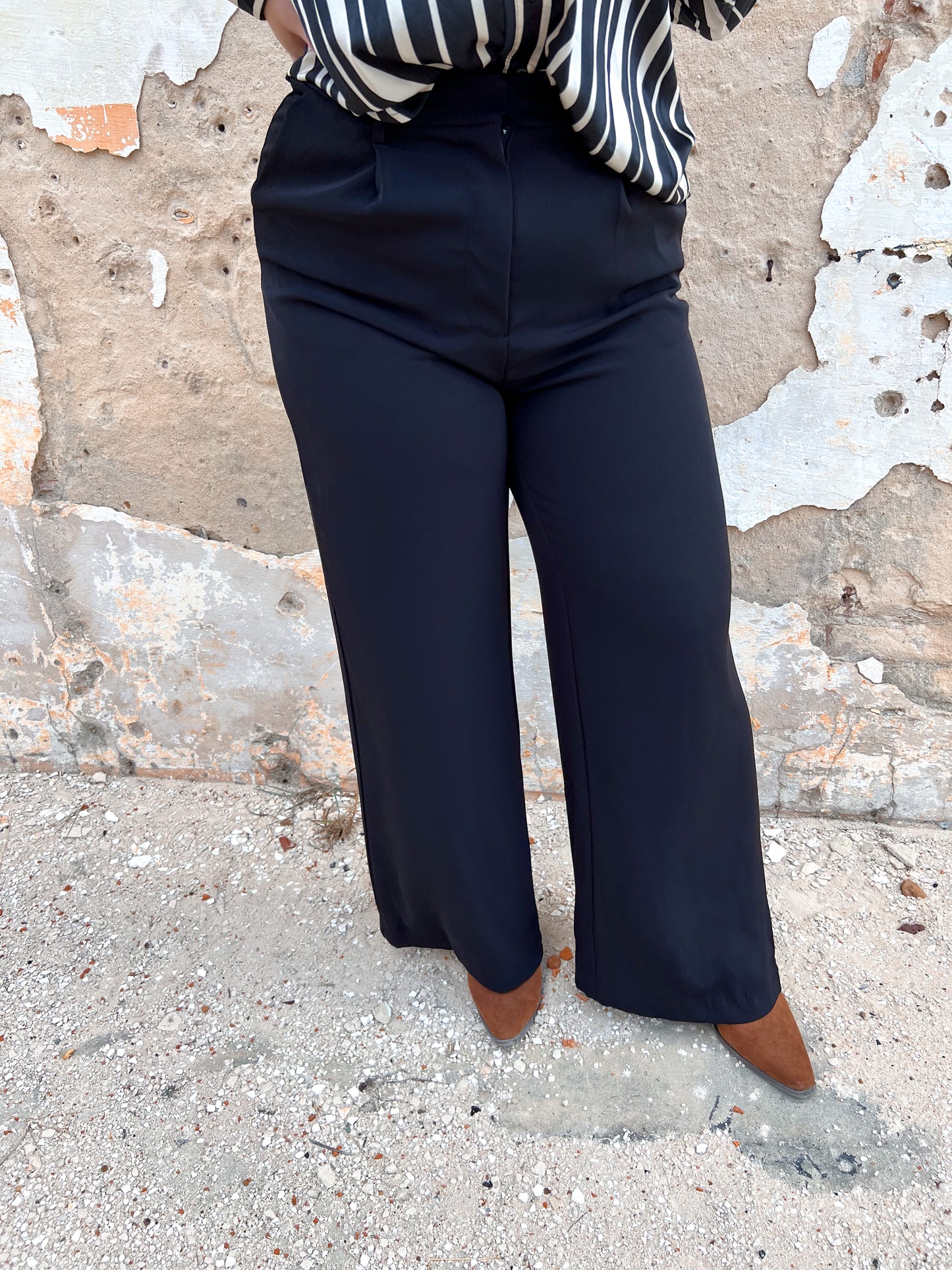 Raella Solid Point Wide Pants - Black-Pants-Umgee-04/21/25,05/27/24,1st md,Bin D1,bottoms,Max Retail-The Twisted Chandelier