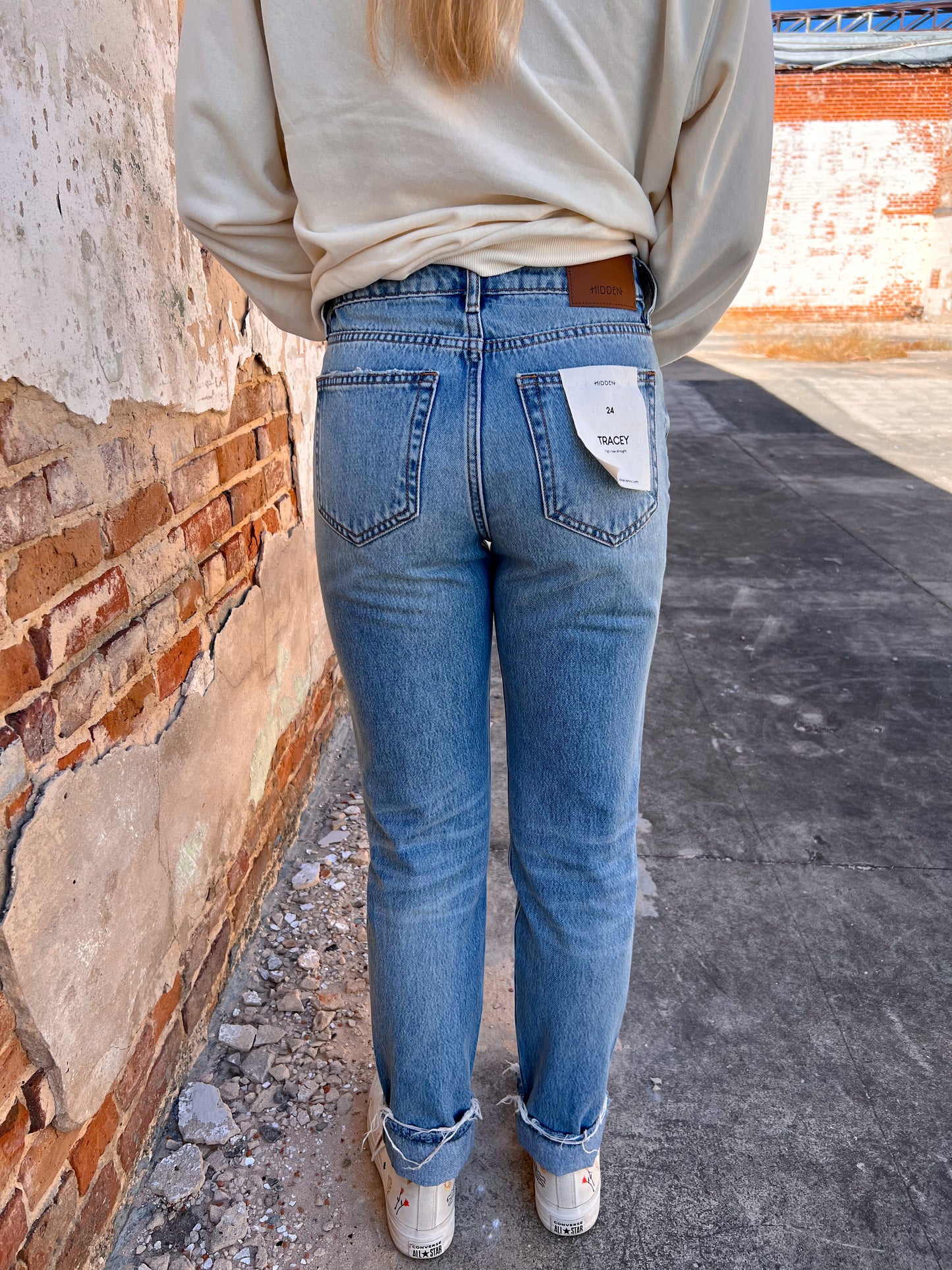 Tracey Medium Light Classic 31" Inseam Straight-Hidden Jeans-08/28/25,Bin b6,bottoms,CR 10/21/24,FD 11/19/24,OGP 74.99-The Twisted Chandelier