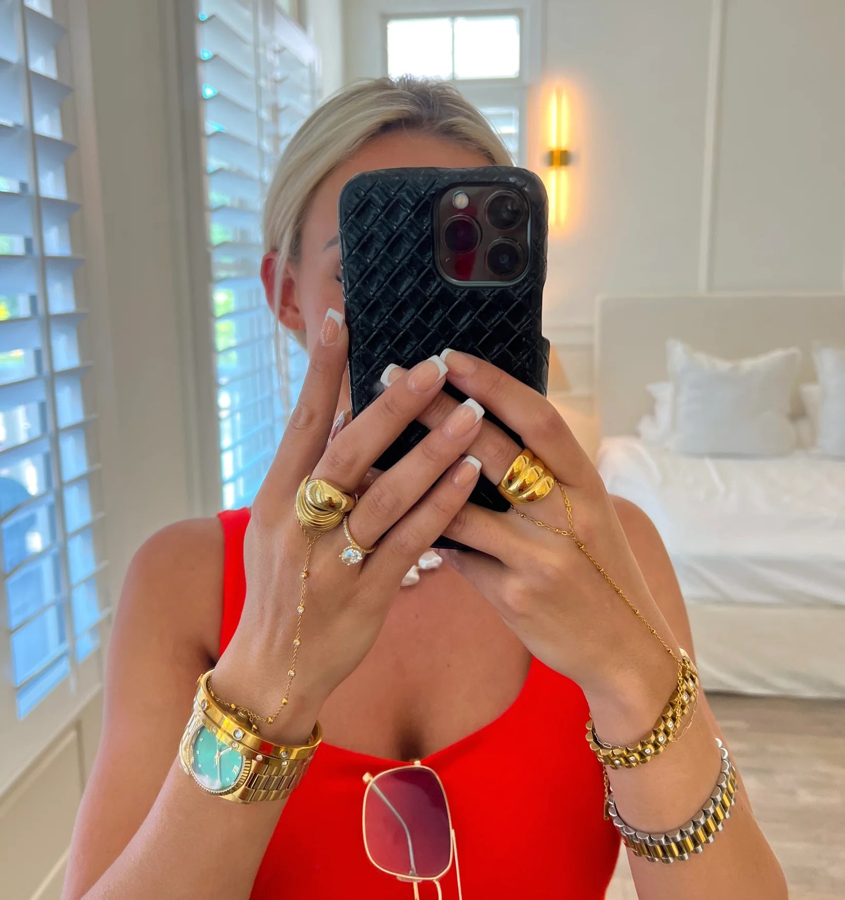 Chansutt Pearls Diamond Hand Chain-Bracelets-CHANSUTTPEARLS-CR 03/31/25-The Twisted Chandelier