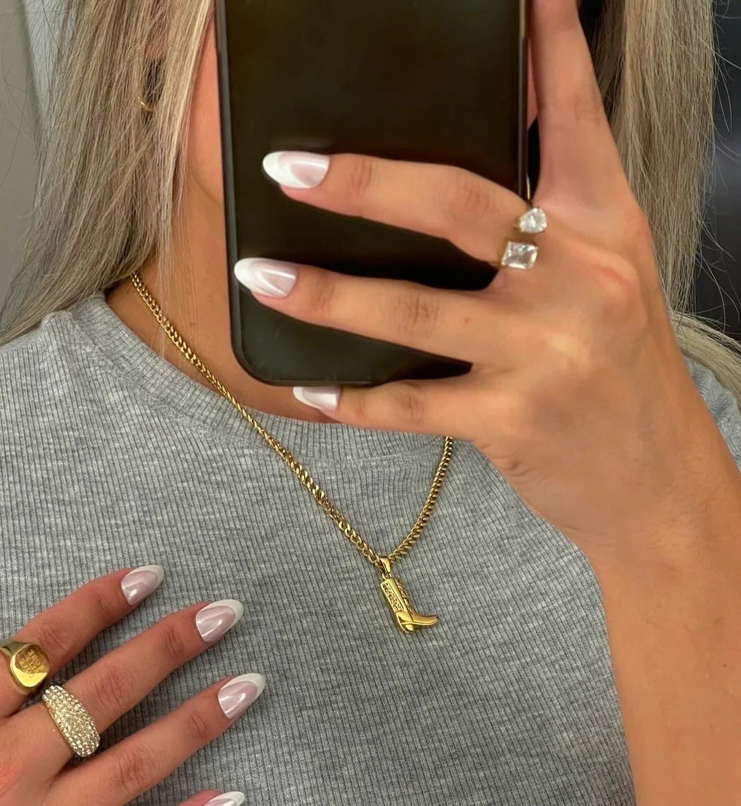 Chansutt Pearls Boot Necklace-Necklaces-CHANSUTTPEARLS-CR 03/31/25-The Twisted Chandelier