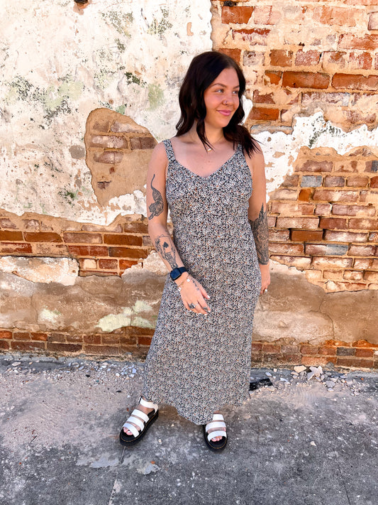 Zuri Floral Print V Neck A Line Sleeveless Midi Dress-Dress-blu pepper-DJR,Fd 05/21/24,TW1348-The Twisted Chandelier