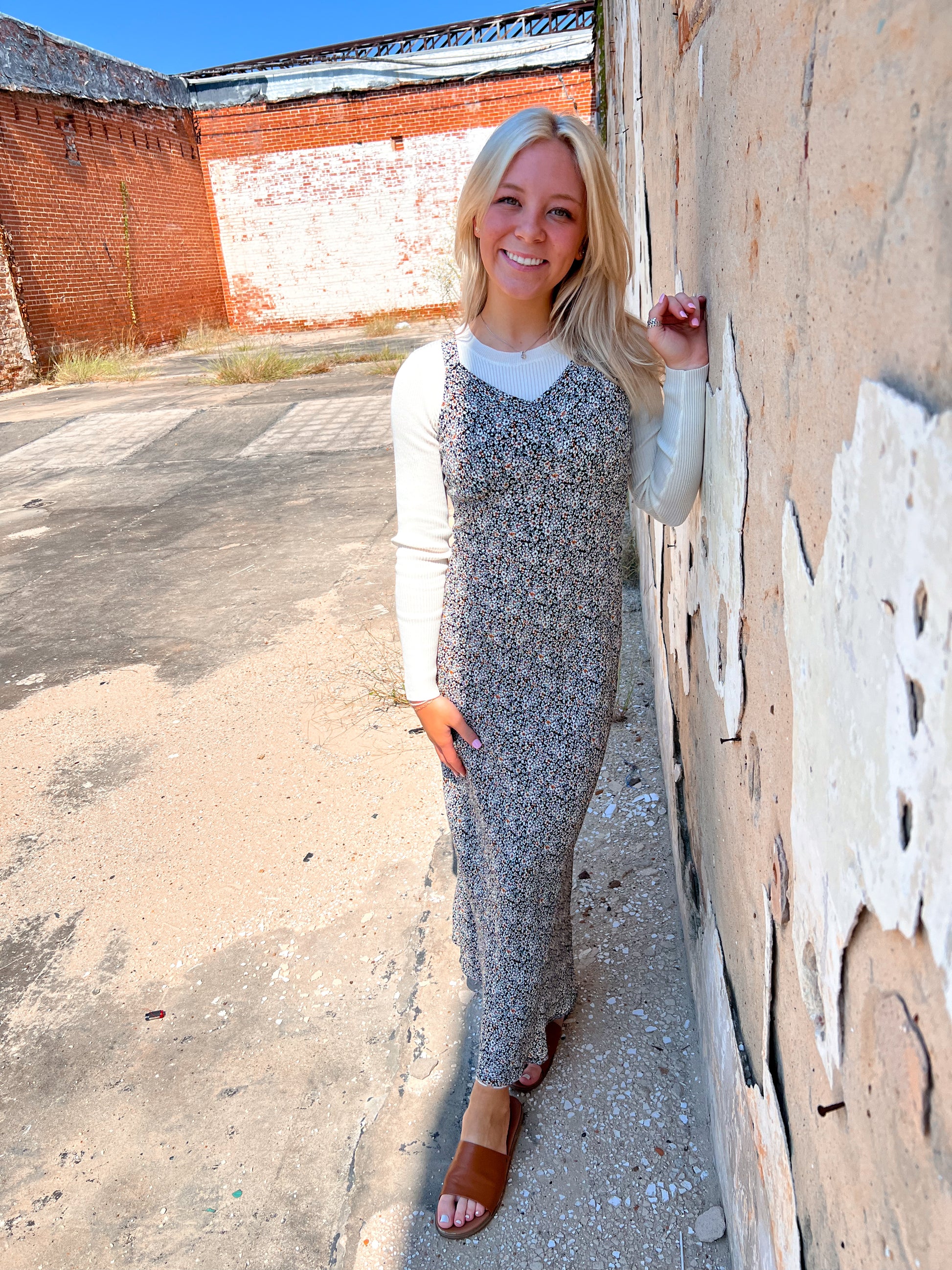 Zuri Floral Print V Neck A Line Sleeveless Midi Dress-Dress-blu pepper-DJR,Fd 05/21/24,TW1348-The Twisted Chandelier